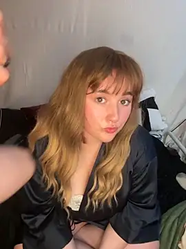 Snapshot of Ladynight04 chatting on 11.03.25 Ladynight04 online show from 11.03.25