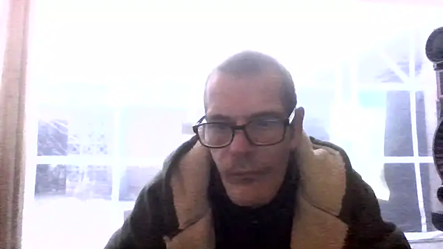 Snapshot of paulus52 chatting on 11.05.25 paulus52 online show from 11.05.25