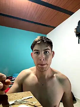 Snapshot of AlexanderBianchi2 chatting on 11.08.25 AlexanderBianchi2 online show from 11.08.25