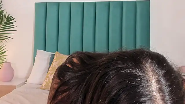 Snapshot of EmaaTaylor chatting on 11.06.25 EmaaTaylor online show from 11.06.25