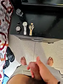 Snapshot of Dirty-Guy-Naugthy chatting on 11.08.25 Dirty-Guy-Naugthy online show from 11.08.25