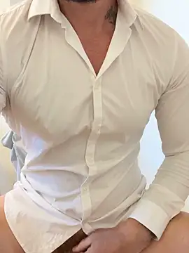 Snapshot of hommedure75 chatting on 11.05.25 hommedure75 online show from 11.05.25