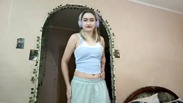 Snapshot of Anabree chatting on 11.08.25 Anabree online show from 11.08.25