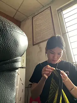 Snapshot of Beolulu chatting on 11.06.25 Beolulu online show from 11.06.25