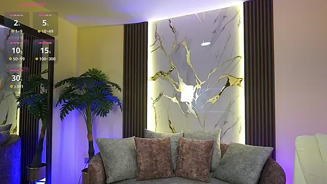 Snapshot of TessaaFox chatting on 11.11.25 TessaaFox online show from 11.11.25