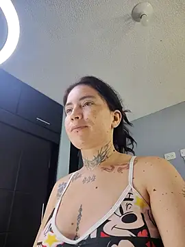 Snapshot of mr_arte chatting on 11.06.25 mr arte online show from 11.06.25