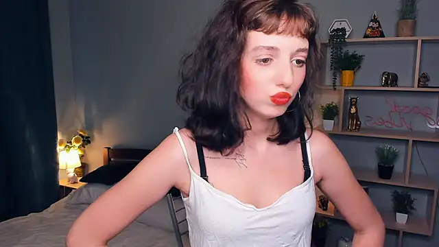 Snapshot of JannLedain chatting on 11.10.25 JannLedain online show from 11.10.25