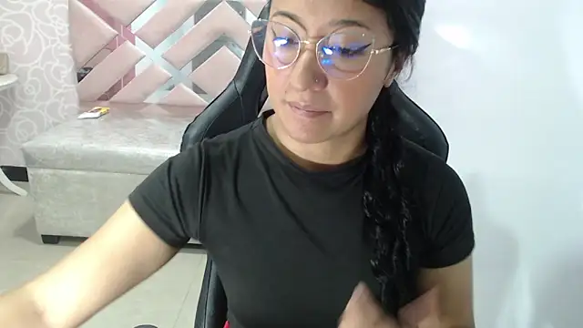 Snapshot of Nezuko1_Amaterasu1_ch chatting on 11.11.25 Nezuko1 Amaterasu1 ch online show from 11.11.25