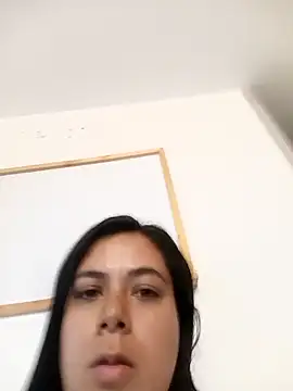 Snapshot of LorieFerrer chatting on 01.31.25 LorieFerrer online show from 01.31.25