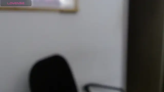 Snapshot of LorieFerrer chatting on 02.13.25 LorieFerrer online show from 02.13.25