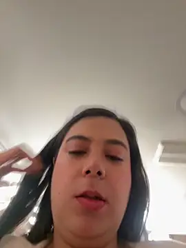 Snapshot of LorieFerrer chatting on 09.18.25 LorieFerrer online show from 09.18.25