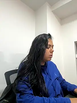 Snapshot of LorieFerrer chatting on 10.16.25 LorieFerrer online show from 10.16.25