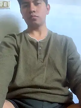 Snapshot of ContraryMomos chatting on 11.16.25 ContraryMomos online show from 11.16.25