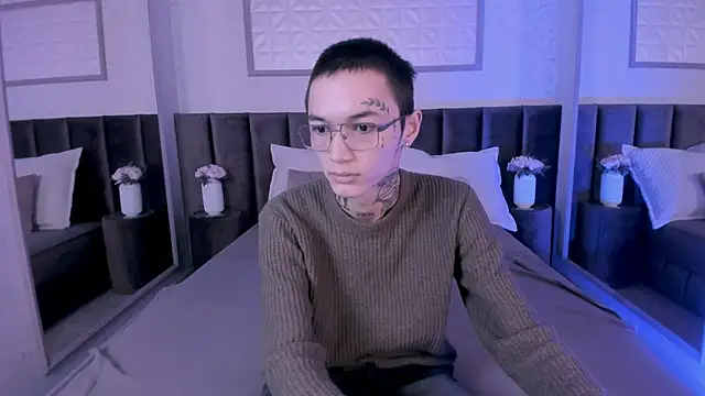 Snapshot of Ionarne chatting on 11.08.25 Ionarne online show from 11.08.25