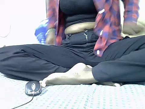 Snapshot of Mleng7677 chatting on 11.12.25 Mleng7677 online show from 11.12.25