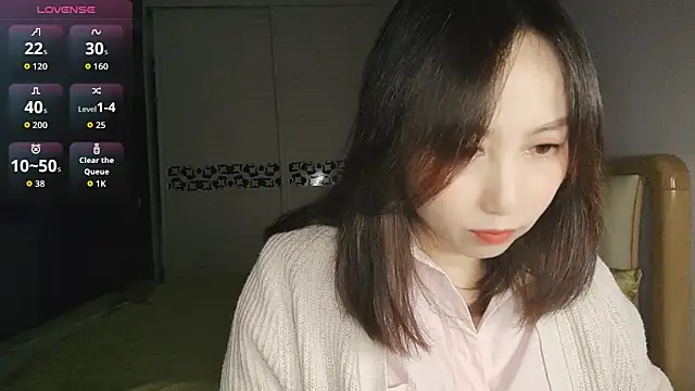 Snapshot of Ella61 chatting on 11.13.25 Ella61 online show from 11.13.25