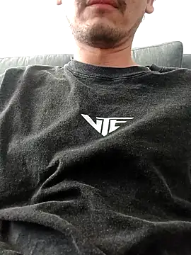 Snapshot of erosbiarg chatting on 11.09.25 erosbiarg online show from 11.09.25