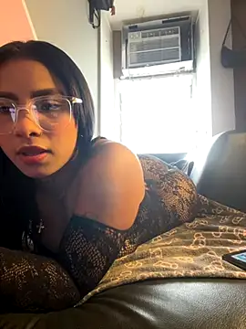 Snapshot of emi_2 chatting on 11.12.25 emi 2 online show from 11.12.25