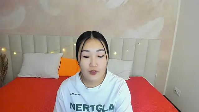 Snapshot of LanaMeiz chatting on 11.12.25 LanaMeiz online show from 11.12.25