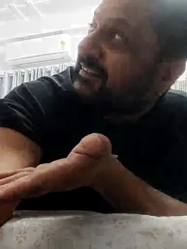 Snapshot of dishant_1686 chatting on 11.08.25 dishant 1686 online show from 11.08.25