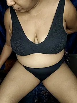 hotjuhi8 online show from 11.16.25