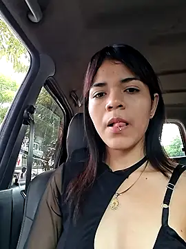 Snapshot of Skinny_Wet chatting on 11.11.25 Skinny Wet online show from 11.11.25