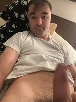 Snapshot of Rkoury39 chatting on 11.17.25 Rkoury39 online show from 11.17.25