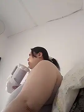 Snapshot of suzystunning23 chatting on 11.11.25 suzystunning23 online show from 11.11.25