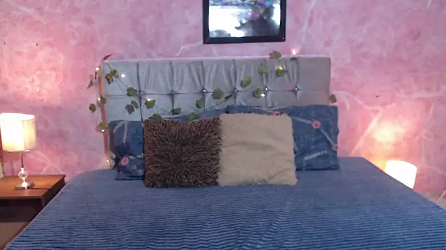 Snapshot of DUVAN_MONTES chatting on 11.11.25 DUVAN MONTES online show from 11.11.25