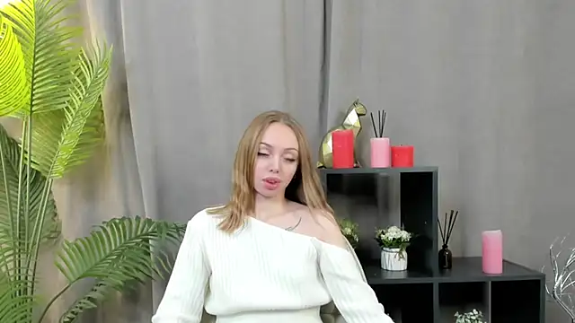 Snapshot of MikiBasini chatting on 11.11.25 MikiBasini online show from 11.11.25