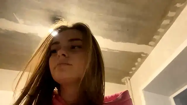 Snapshot of GeralynChiszar chatting on 11.11.25 GeralynChiszar online show from 11.11.25