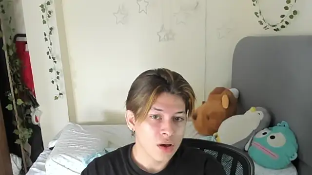 Snapshot of Felix_kitty chatting on 11.11.25 Felix kitty online show from 11.11.25