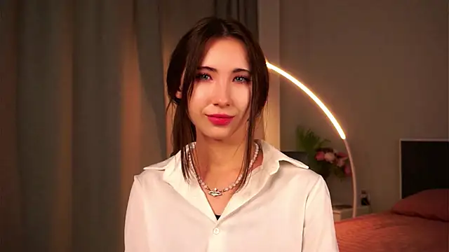 Snapshot of NanceeWestaway chatting on 11.18.25 NanceeWestaway online show from 11.18.25