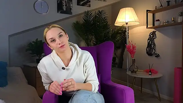 Snapshot of DellSouers chatting on 11.12.25 DellSouers online show from 11.12.25