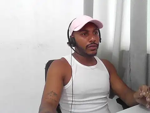 Snapshot of PutosRJ chatting on 11.15.25 PutosRJ online show from 11.15.25