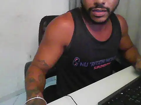 Snapshot of PutosRJ chatting on 11.18.25 PutosRJ online show from 11.18.25