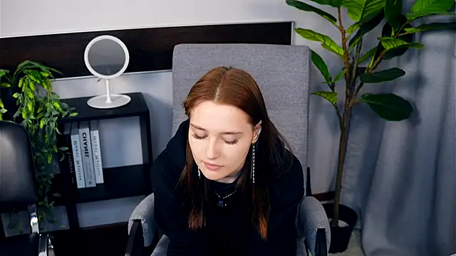 IsaParadiso online show from 11.13.25