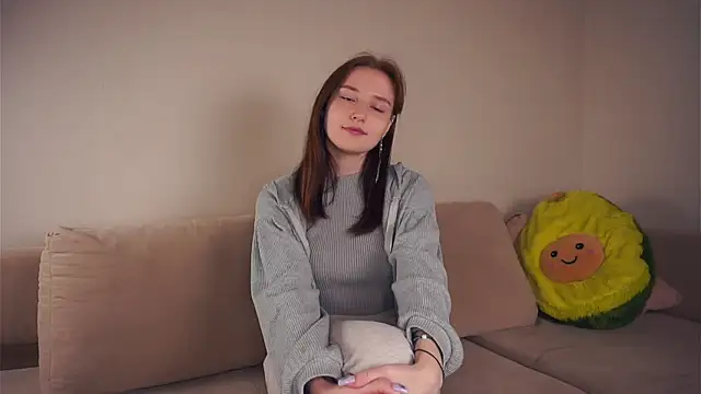 IsaParadiso online show from 11.17.25