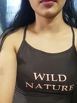 Snapshot of Desire_Lu chatting on 11.13.25 Desire Lu online show from 11.13.25