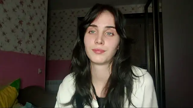 Snapshot of Hervell_Motti chatting on 11.13.25 Hervell Motti online show from 11.13.25