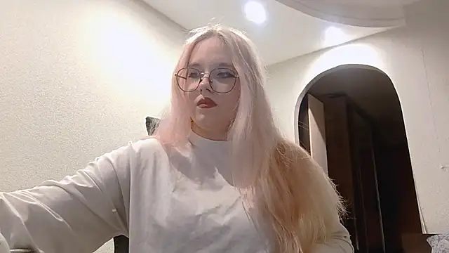 Snapshot of ArletteHals chatting on 11.12.25 ArletteHals online show from 11.12.25