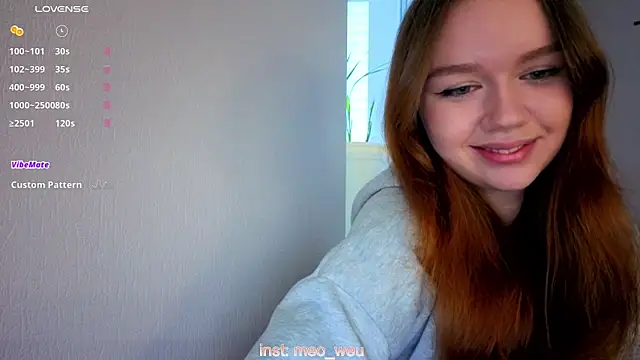 Snapshot of me_liss chatting on 11.16.25 me liss online show from 11.16.25