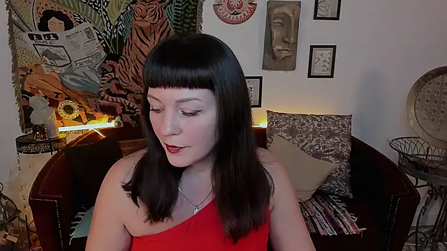 Snapshot of RosaliReed chatting on 11.18.25 RosaliReed online show from 11.18.25