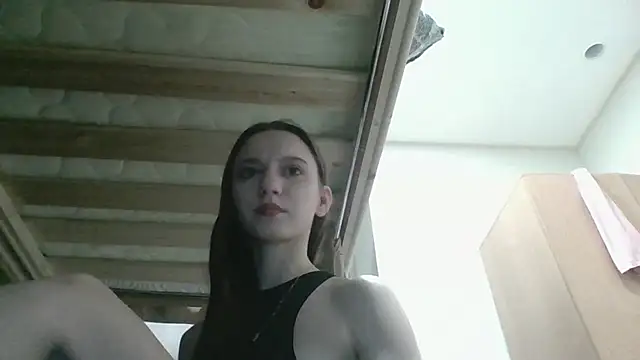 Snapshot of AlineZex chatting on 11.14.25 AlineZex online show from 11.14.25