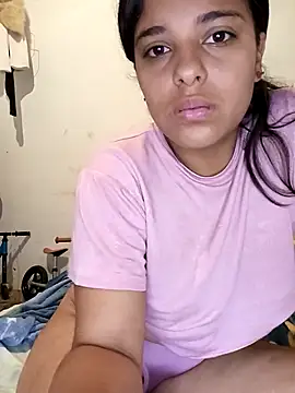 Snapshot of Laur-hot chatting on 11.13.25 Laur-hot online show from 11.13.25