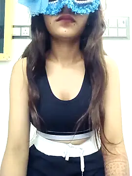 Snapshot of TINA9900 chatting on 11.13.25 TINA9900 online show from 11.13.25