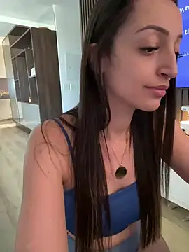 Snapshot of BelleRune chatting on 12.07.24 BelleRune online show from 12.07.24