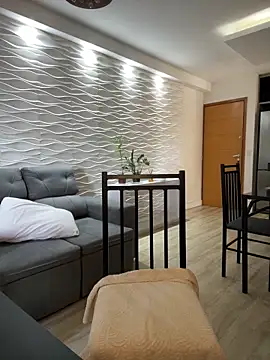 Snapshot of BelleRune chatting on 02.15.25 BelleRune online show from 02.15.25