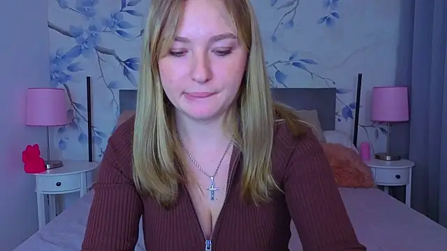 Snapshot of Sweetie_kitty1 chatting on 11.14.25 Sweetie kitty1 online show from 11.14.25