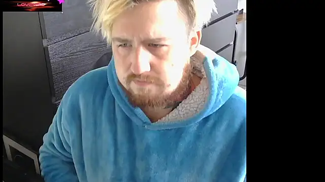 Snapshot of ThatAltGuy chatting on 11.18.25 ThatAltGuy online show from 11.18.25